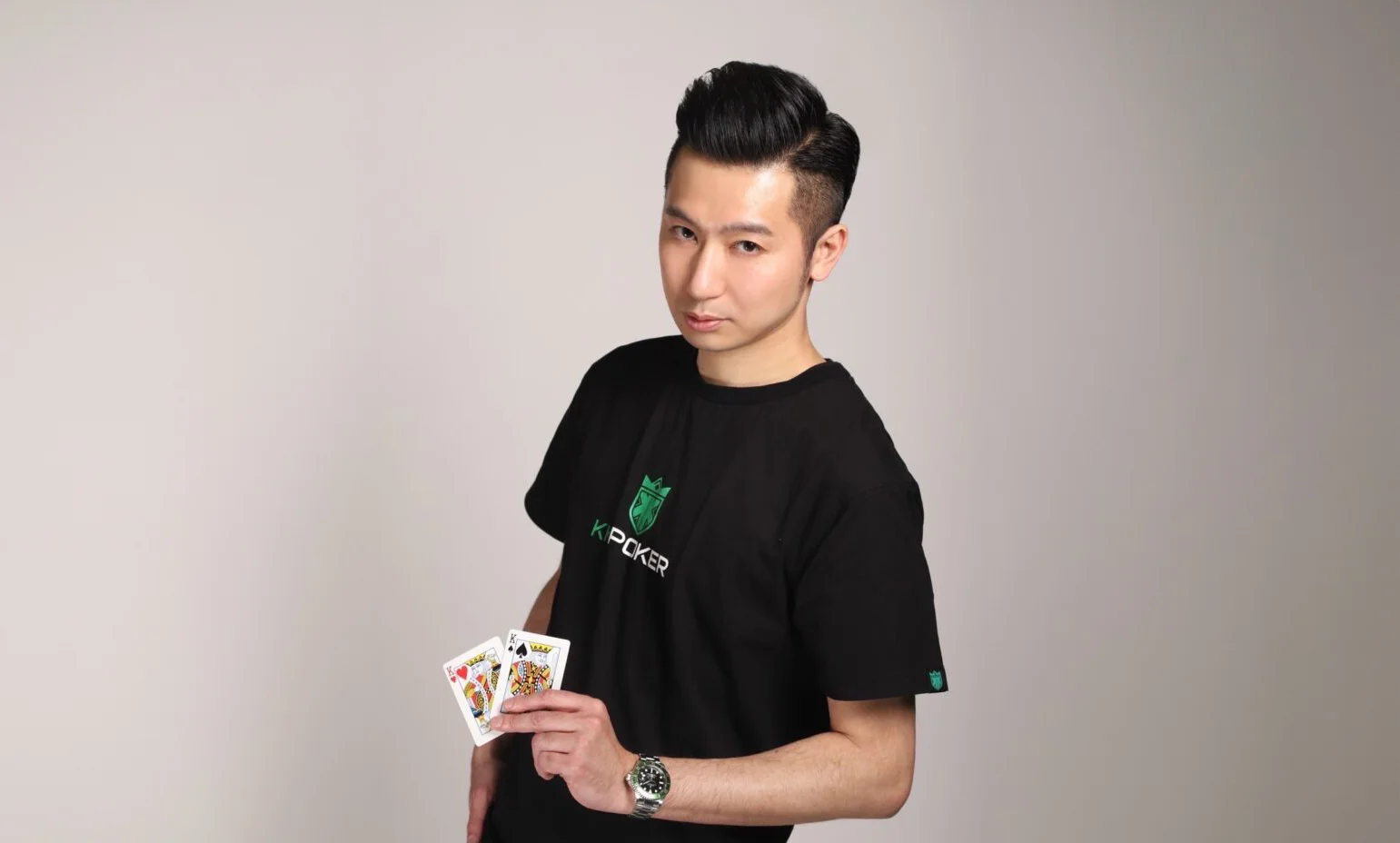 会社経営からプロポーカーへ転身！鈴木拓也の勉強のコツとは？きっかけは映画だった？